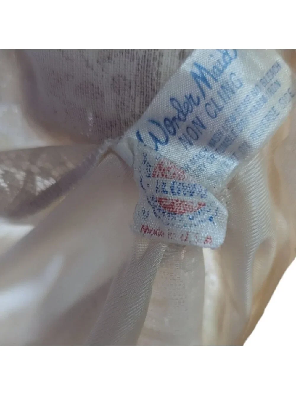 VTG Wonder Maid Ivory Non Cling Full Slip Lace Trim 32 Nylon